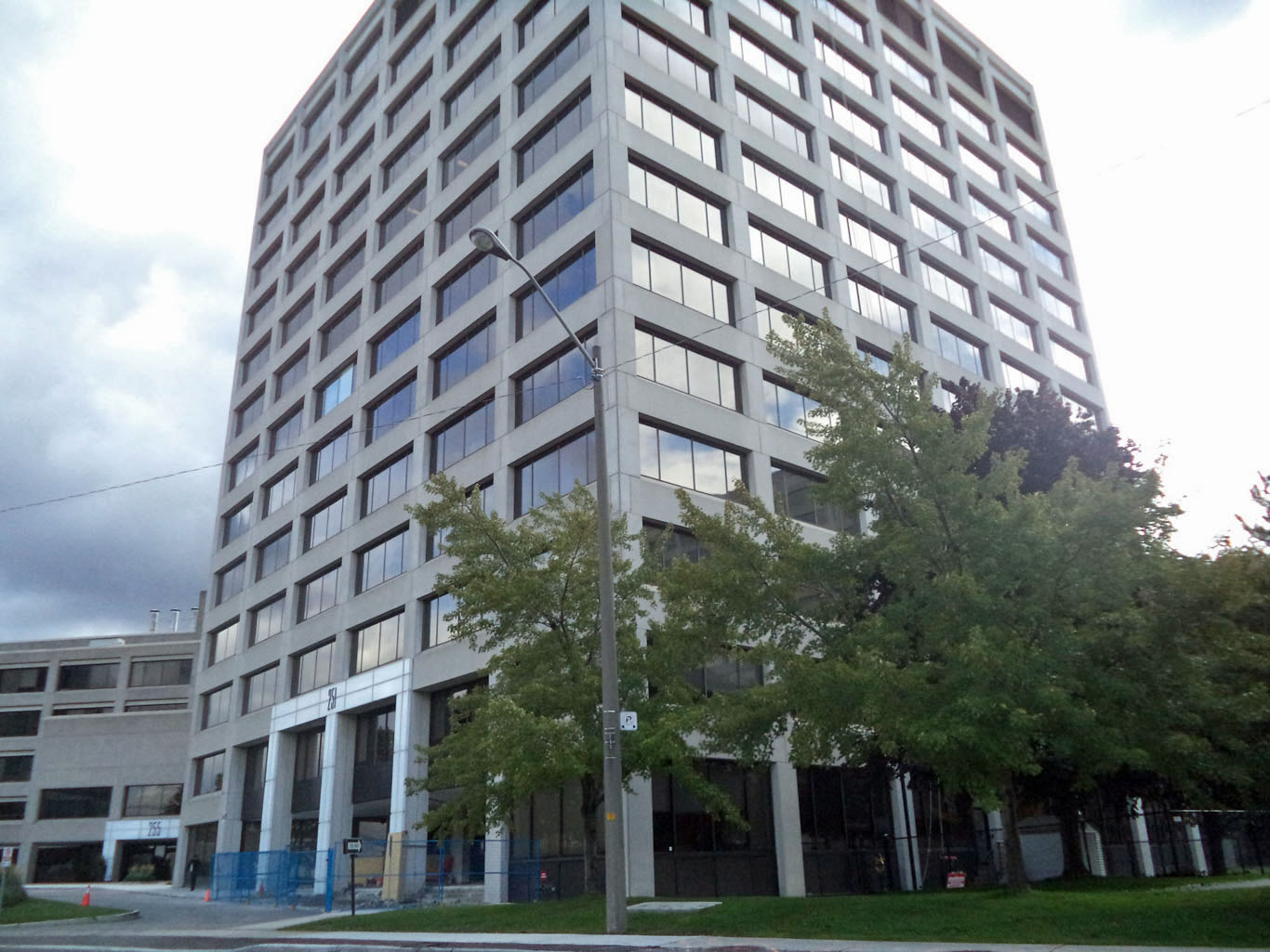 Regus - 251 Consumers